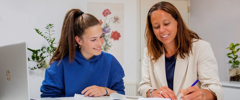 Welke begeleiding past bij jouw kind: huiswerkbegeleiding, bijles of studiecoaching?